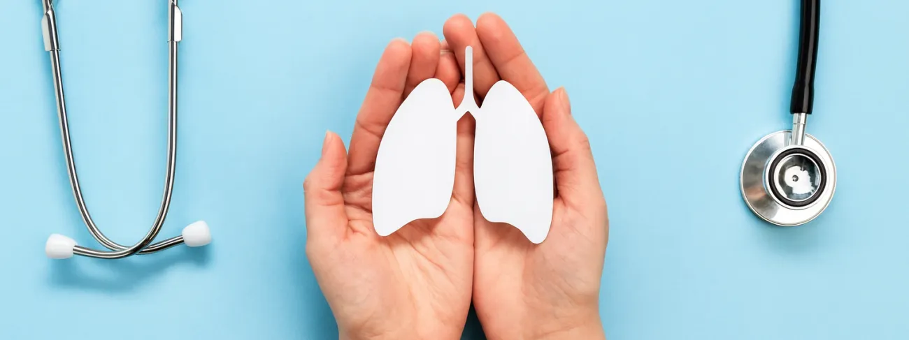 spirometria badania płuc płuca w dłoniach